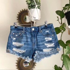 American Eagle tomgirl shorts medium wash